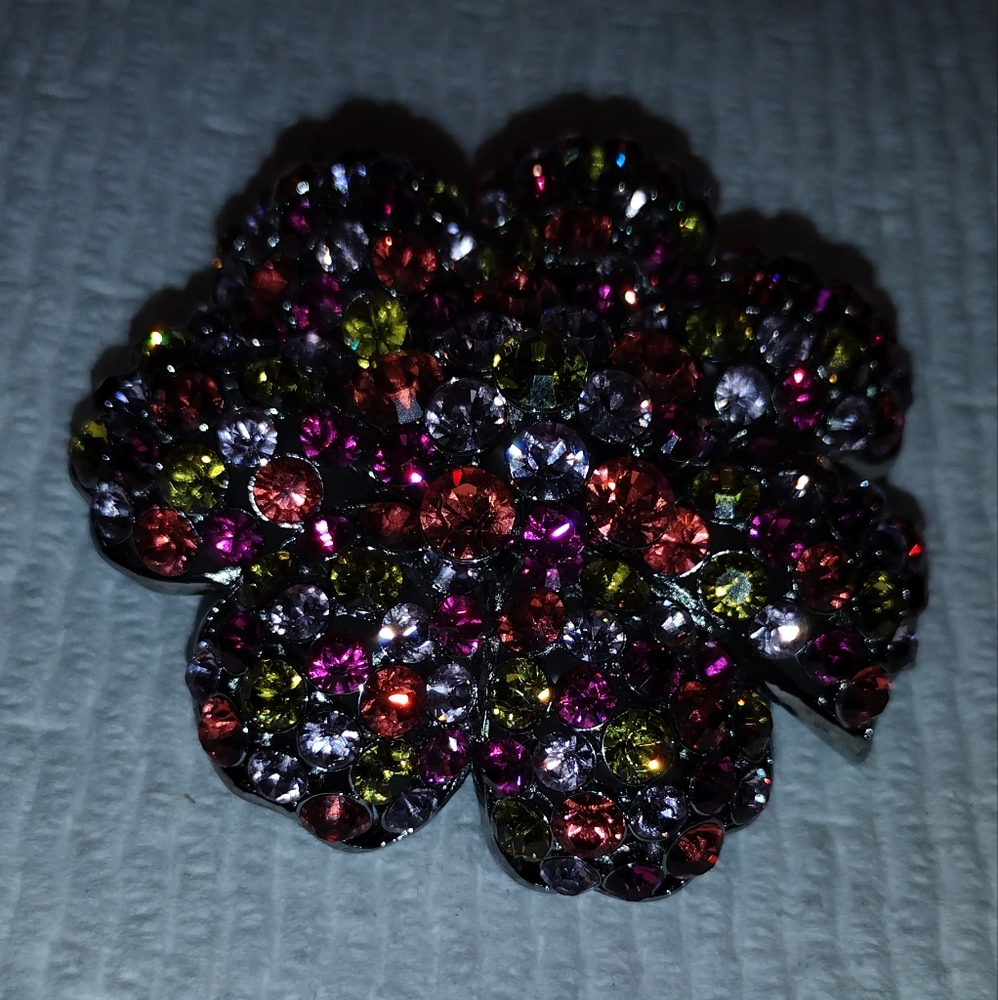 Vintage Joan Rivers Collection beautiful broich